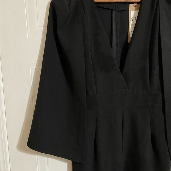 Ivory & Chain Black Caped Jumpsuit NWT - Picture 2 of 10